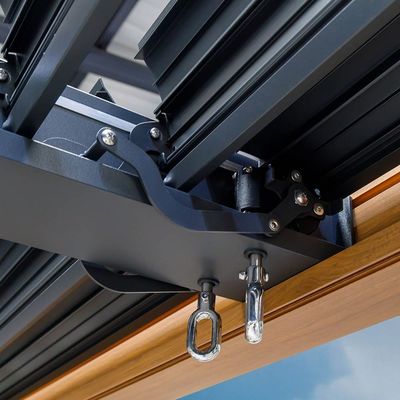 Moderne aluminium terras dakkapel luikers balustrades rot proof houten gecoate pergola