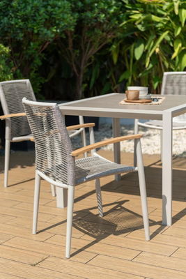 Geniet van een frisse maaltijd met AJUNION Luxe Aluminium Tuin Set en touw weven fauteuil