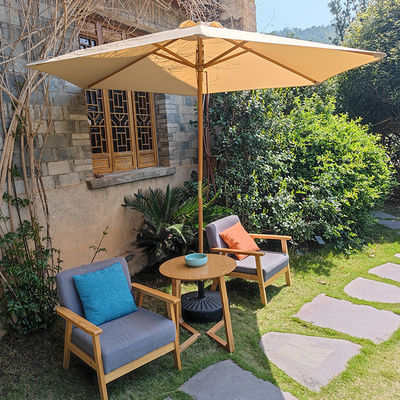Houten paal buitentuin zonnestroon parasol voor patio villa restaurant hotel