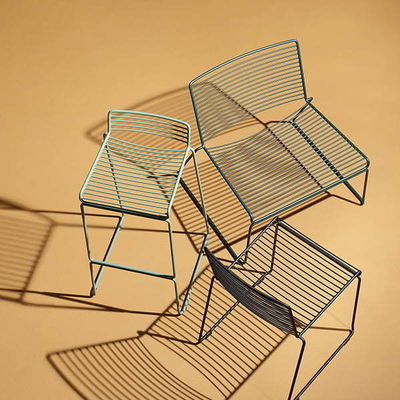 Steel Frame Garden Chair Kleurrijk en minimalistisch ontwerp voor binnen buiten door AJUNION