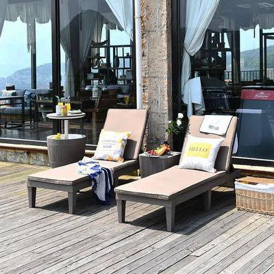 Moderne outdoor strand patio hotel ligstoel met kussen en stapelbaar ontwerp