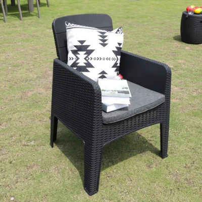 Plastic Cane Stackable Arm Chair voor Outdoor Restaurant Cafe in Villa Patio Garden