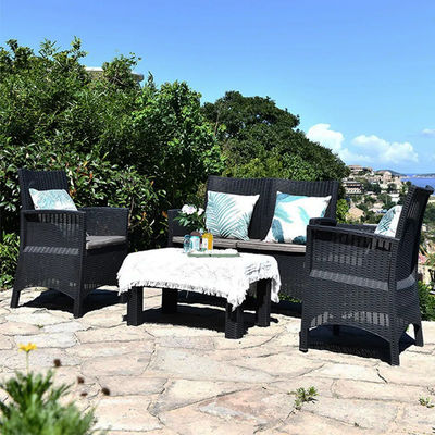 Verander uw patio in een Noordisch paradijs met een plastic tafel en stoelen set