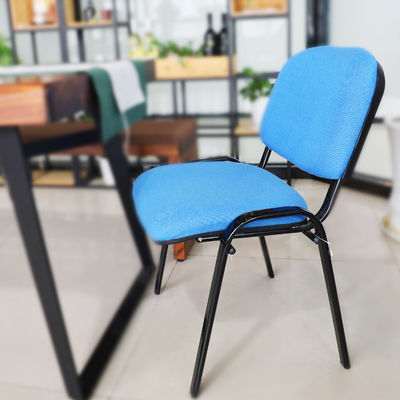 Hotel Tuin Banket Metalen frame Stapelbare eetstoelen met Sponge Pad Custom Logo