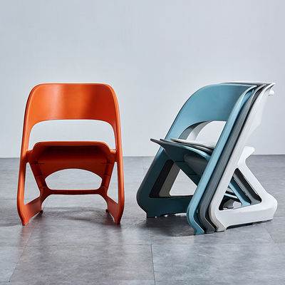 Eenvoudige moderne stapelbare plastic café stoelen voor Nordic Morden Outdoor Leisure Balkon
