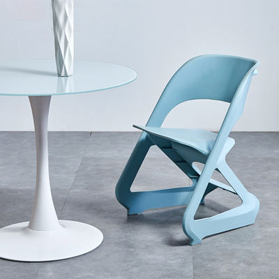 Eenvoudige moderne stapelbare plastic café stoelen voor Nordic Morden Outdoor Leisure Balkon