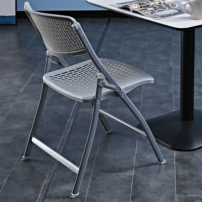 Opvouwbare witte metalen plastic stapelbare stoelen voor buiten Hotel Tuinfeest Banket evenementen