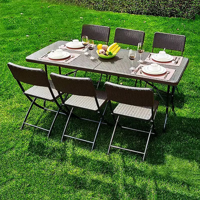 Opvouwbare tafel voor buitenfeesten Draagbare campingmeubelen met imitatie van rattanontwerp