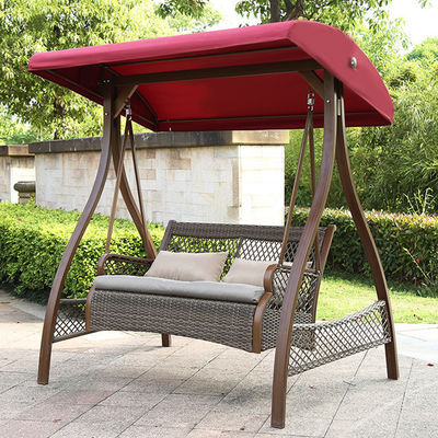 Buitenmeubilair Metalen frame PE Rattan Hangende schommelstoel voor Hof Tuin Strand