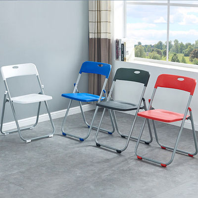 Kantoorgebouw Stapelbare vouwbare plastic eetstoel 40*40*78cm voor bankettevenementen