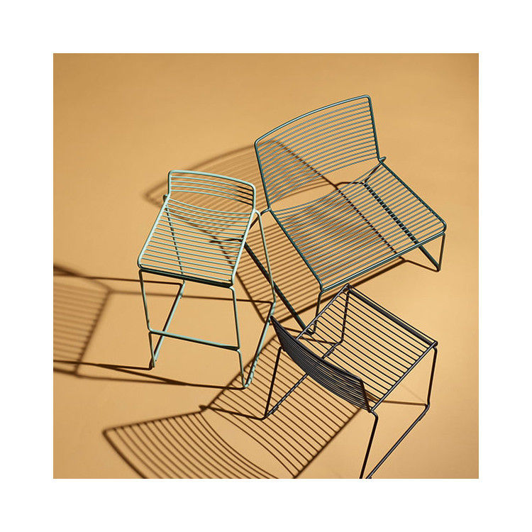 Steel Frame Garden Chair Kleurrijk en minimalistisch ontwerp voor binnen buiten door AJUNION