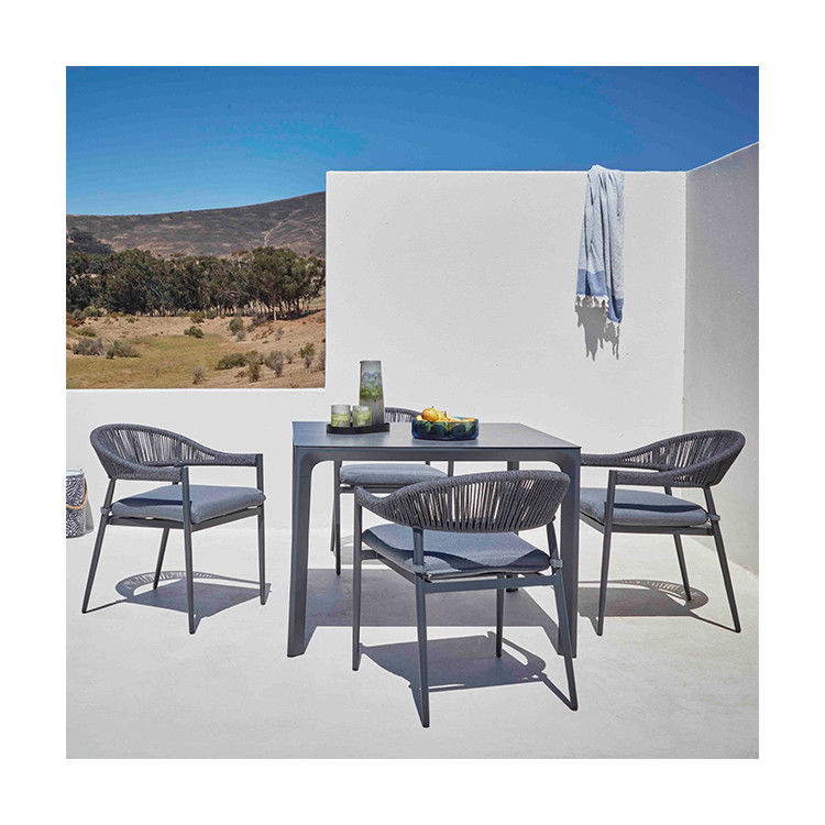 Stijlvolle eetkamer met metalen frame en touw Weave fauteuil L 57 x W60 x H74cm