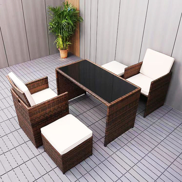 Ruimtebesparende tuin set Moderne plastic rattan hoek tafel en stoel voor binnenplaats patio