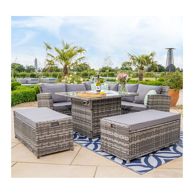 Voeg elegantie toe aan uw tuin met AJUNION Wicker Woven Sofa Set en Fire Pit Table